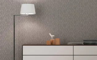 Tapete mit allover Blattmotiv in Taupe