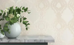 Vliestapete mit Ornament in Creme-weiß